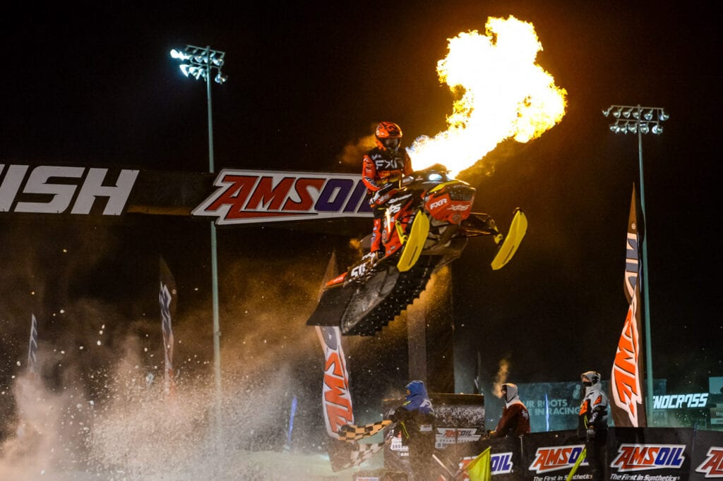 Snocross: Quebecers take off in the US